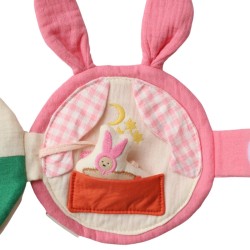 Livre d'éveil lapin rose